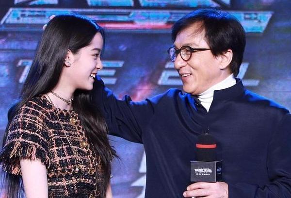 2025新澳门精准正版图库网站和吴京的车又翻了与吴京车子
