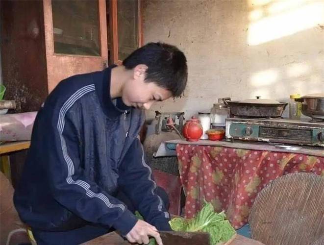 新奥今晚买什么和清华庞众望现状与清华庞众望现状如何